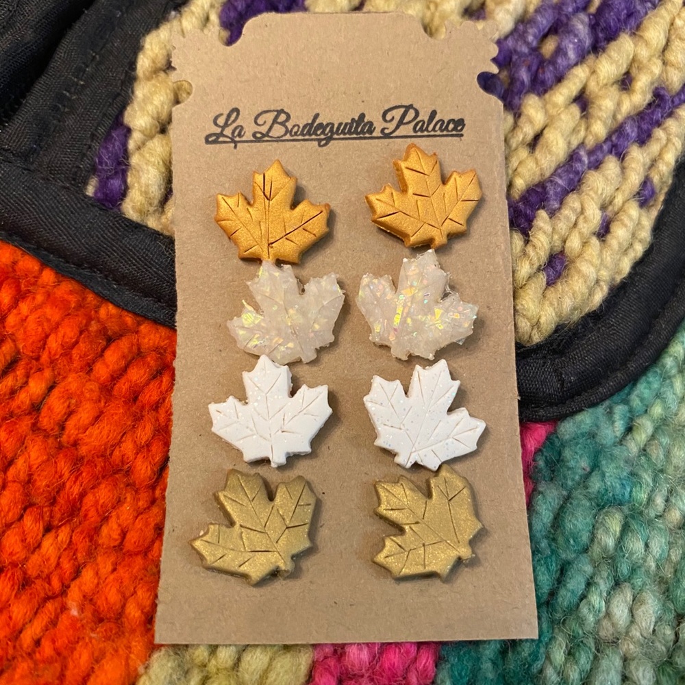 Glitter Maple Leaf Stud Pack